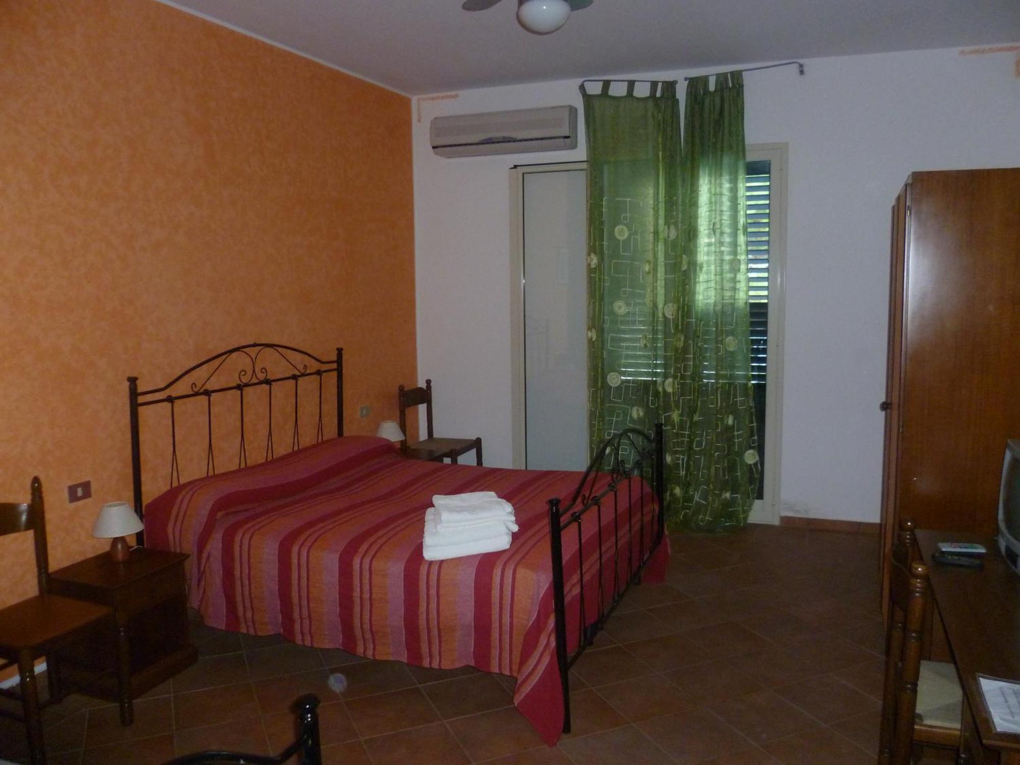 Alba Tra I Pini B&B Cefalù Szoba fotó